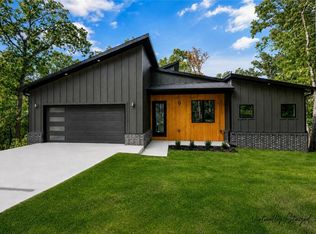 9 Mere Ln, Bella Vista, AR 72714