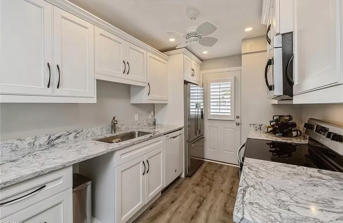 2 bed, 1020 sqft, $7,000 — Photo 1