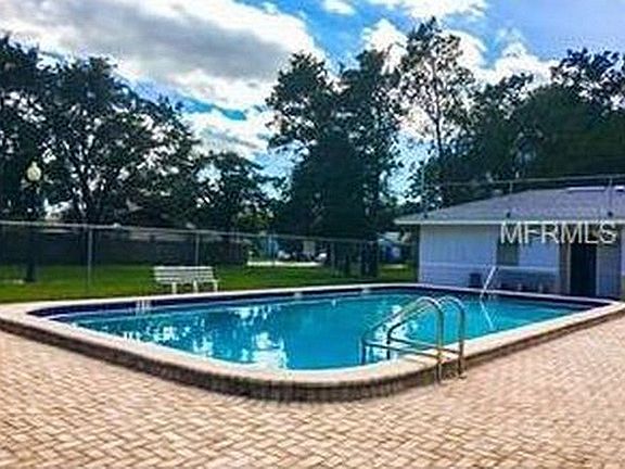 2nd image of 2071 Loma Linda Way N