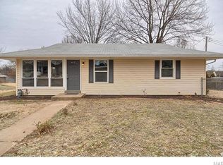 1424 Bali Ct, Saint Louis, MO 63126