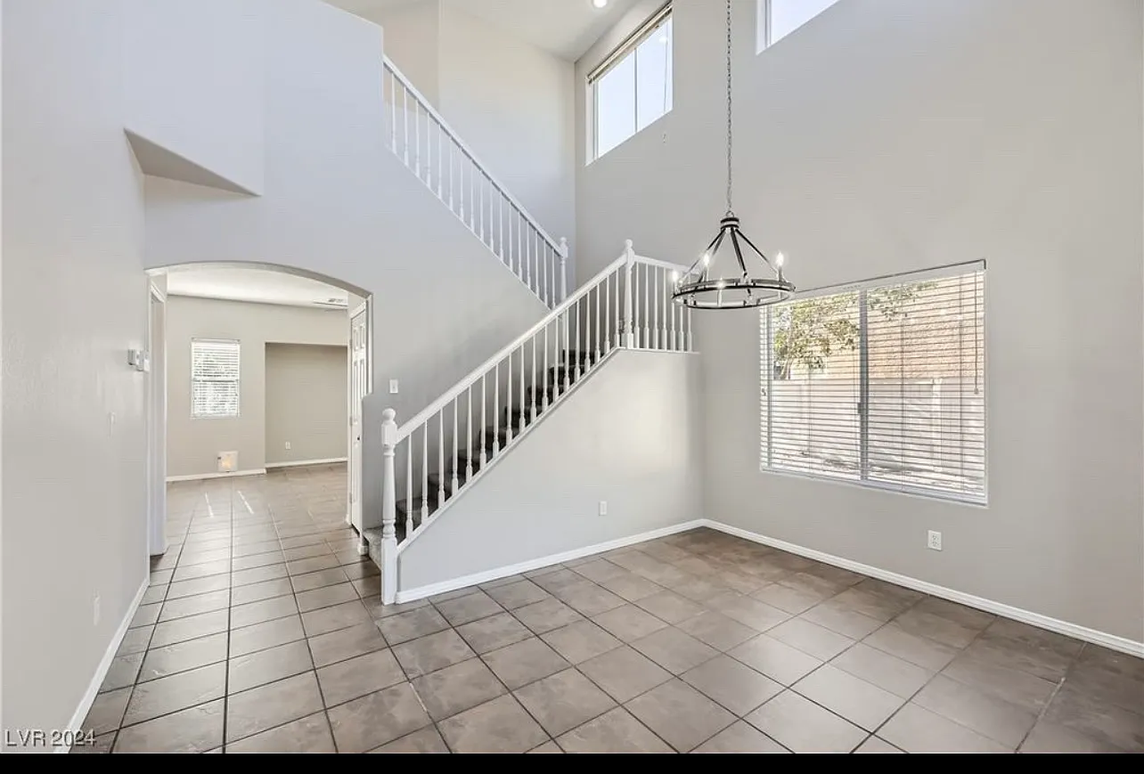 4225 Capri Canyon Ct — Photo 3