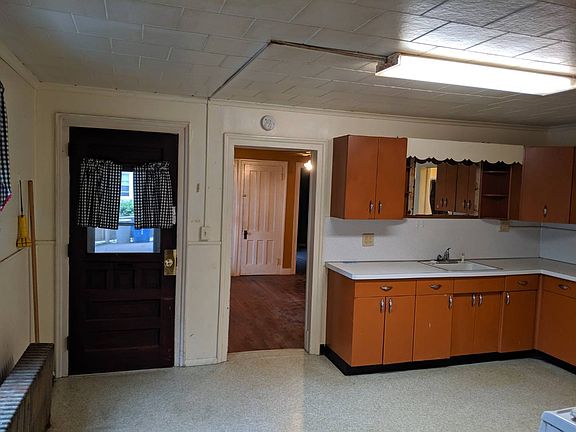 4th image of 43 Sherman St