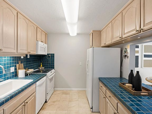 3rd image of 4767 Ocean Blvd Unit 903
