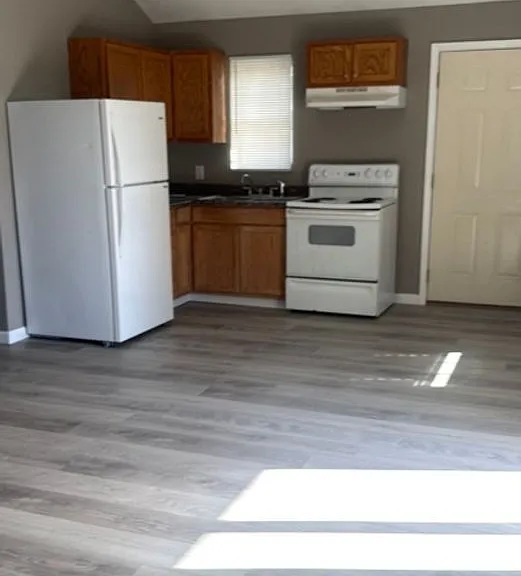 107 Hardwood Rd — Photo 2