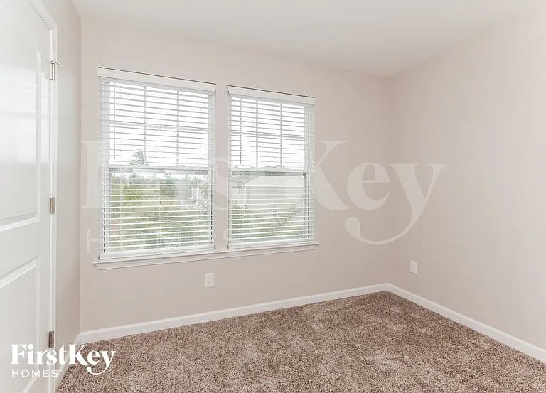 3815 Streamside Dr — Photo 11