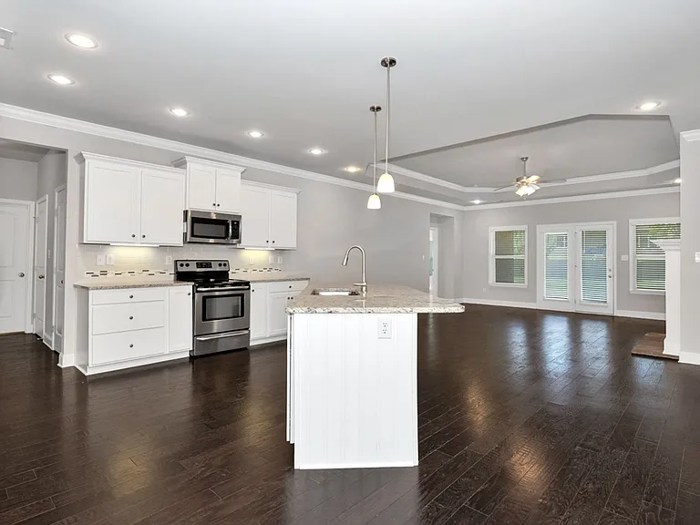 207 Blackwood Dr NW — Photo 4