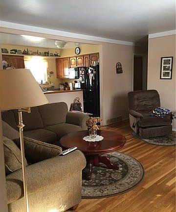 4th image of 9711 Lincoln St