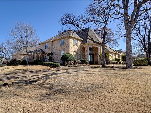 2nd image of 1901 Stonecastle Dr