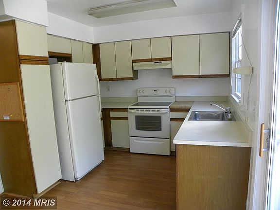 3rd image of 3811 Swan House Ct