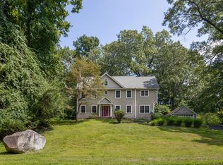 5 Vale Rd, Brookfield, CT 06804