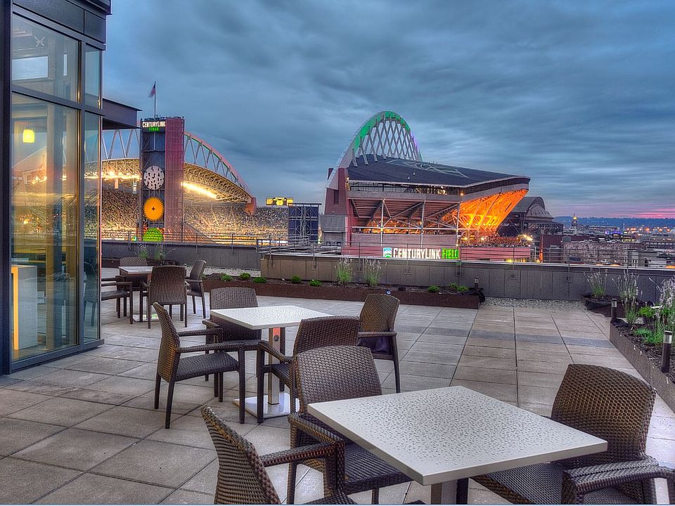 Amenities - Rooftop Deck Across From CenturyLink Field