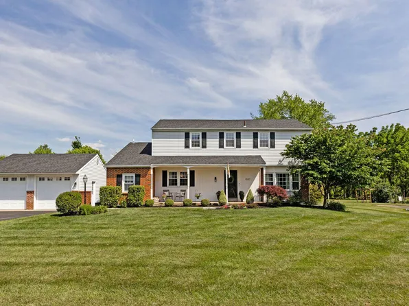 1537 Temple Dr, Maple Glen, PA 19002