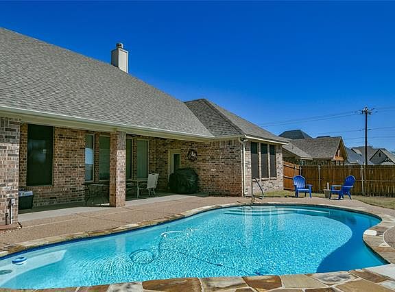 2nd image of 1114 Harbor Lakes Dr