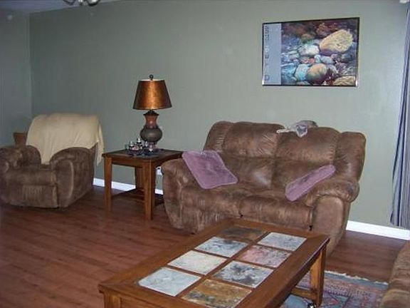 2nd image of 426 Jefferson Dr