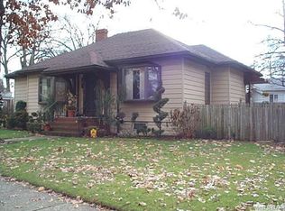 10 Forest Ave, Valley Stream, NY 11581