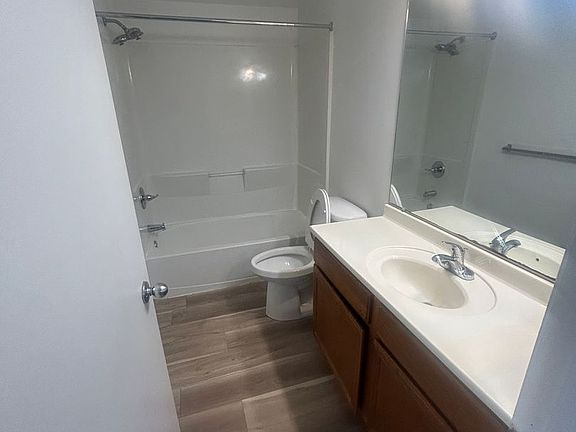 2nd image of 760 N 41st St