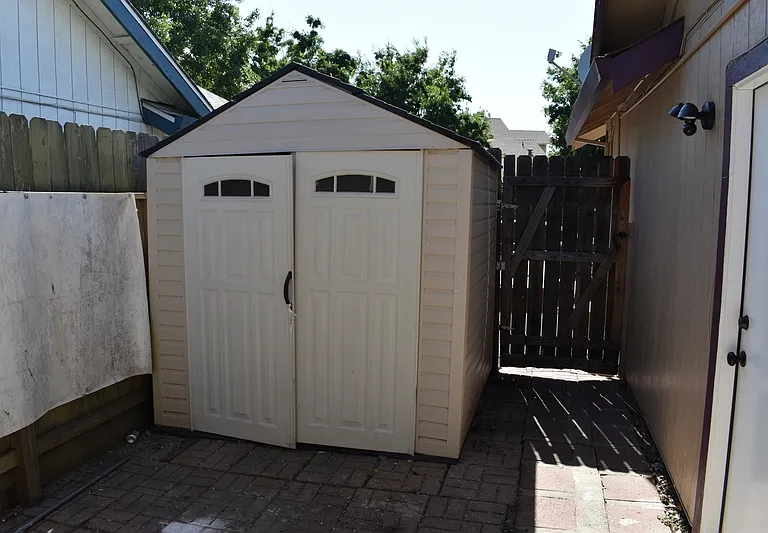 4790 Winona Way — Photo 27