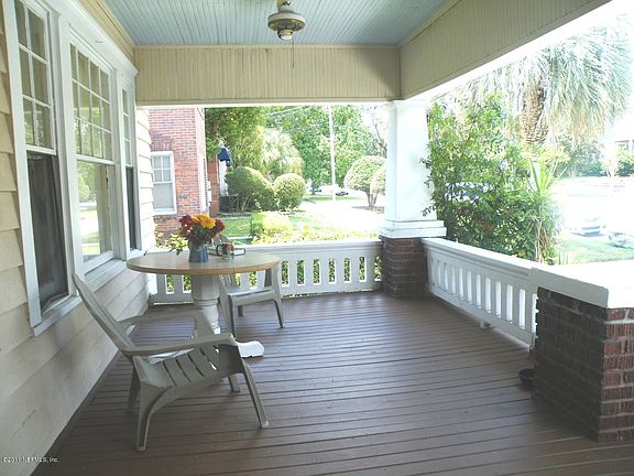 2nd image of 2322 Herschel St APT 1
