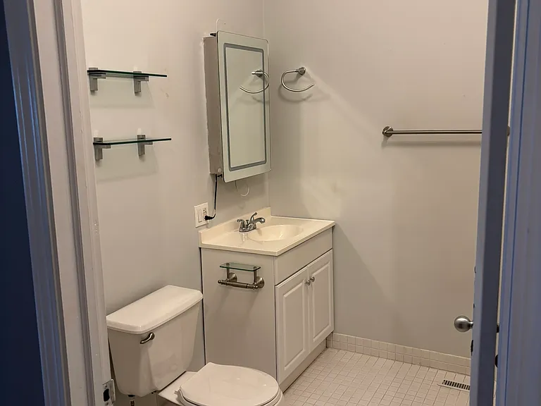 1913 W Armitage Ave #1RE — Photo 7