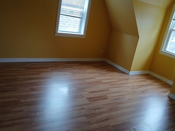 4th image of 4021 N Mason Ave