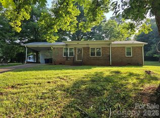 1108 2nd St SE, Conover, NC 28613