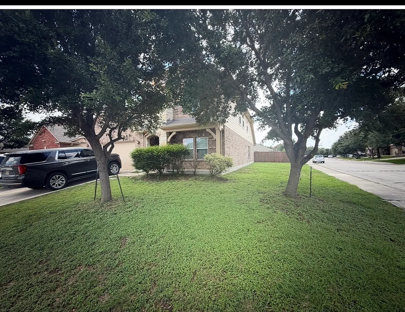 5 bed, 3.5 bath, 3571 sqft, $2,800 — Photo 2