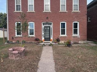 2081 Garfield Ave, Dubuque, IA 52001