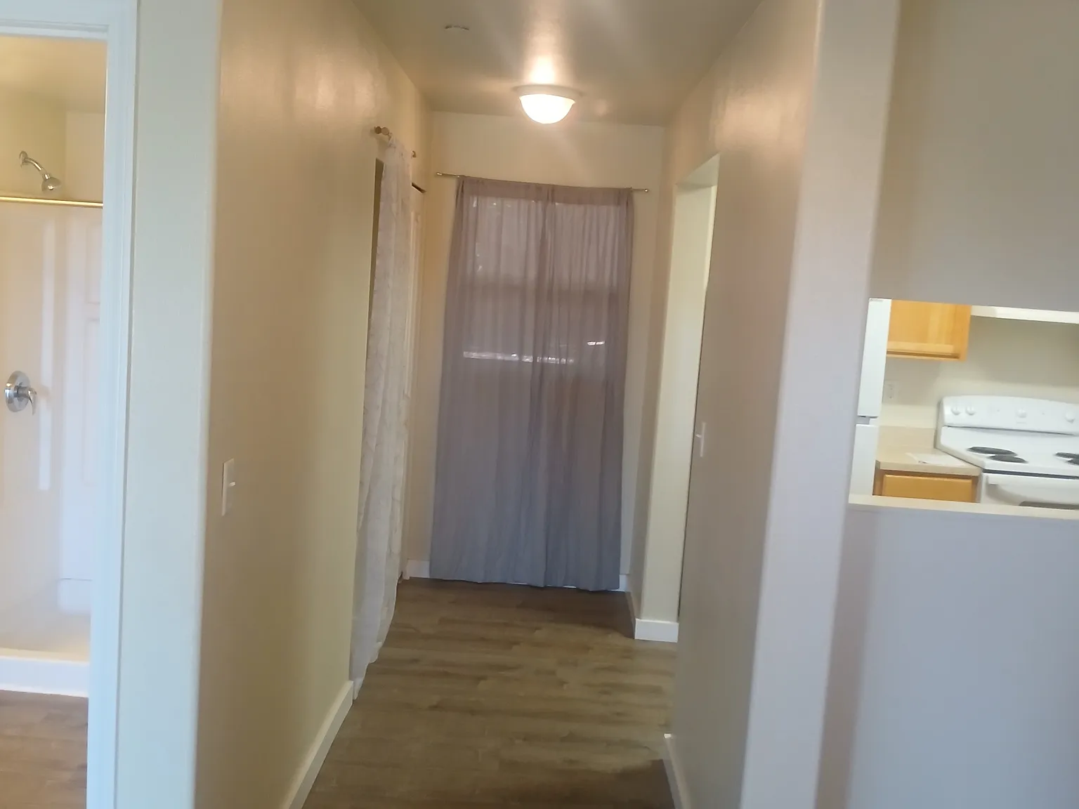 2 bed, 780 sqft, $3,300 — Photo 2