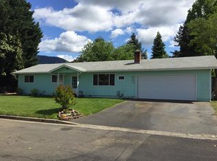 1015 Conestoga Dr, Grants Pass, OR 97527