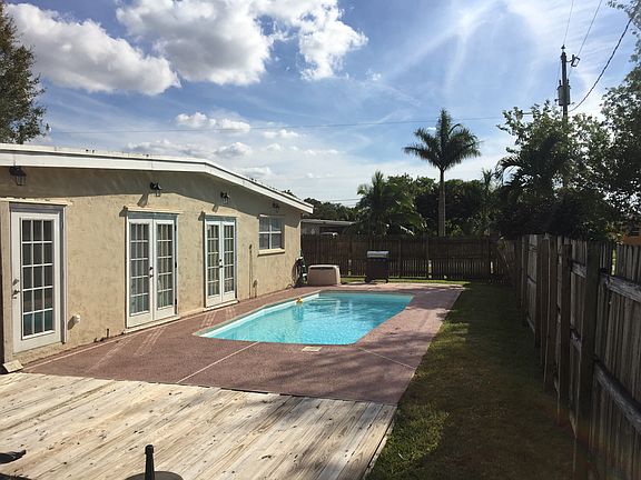 2nd image of 775 Carissa Dr