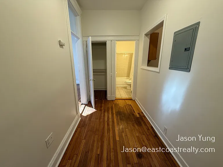 25 Queensberry St #1 — Photo 3