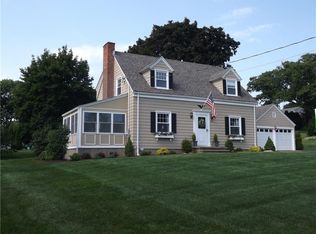 86 Parkway Dr, Trumbull, CT 06611