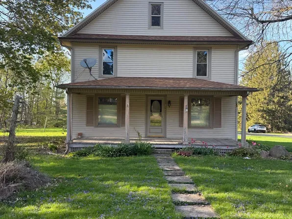 936 Church St, German Valley, IL 61039