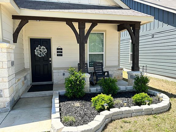 3rd image of 408 Salz Way