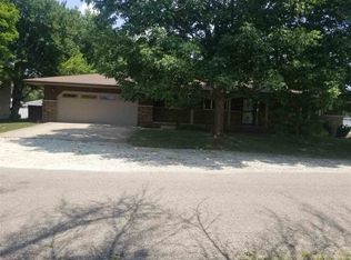 101 N 3rd St, Wyoming, IL 61491