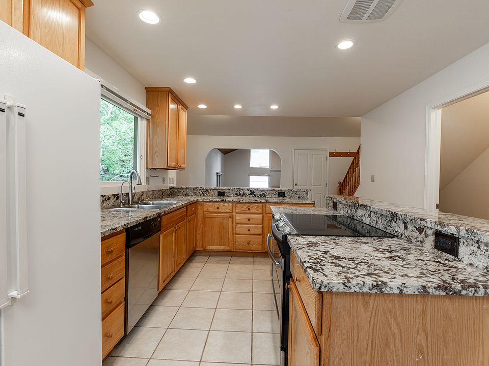 1st image of 588 Stone Creek Dr #B