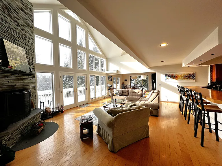 363 Gilcrist Rd — Photo 8