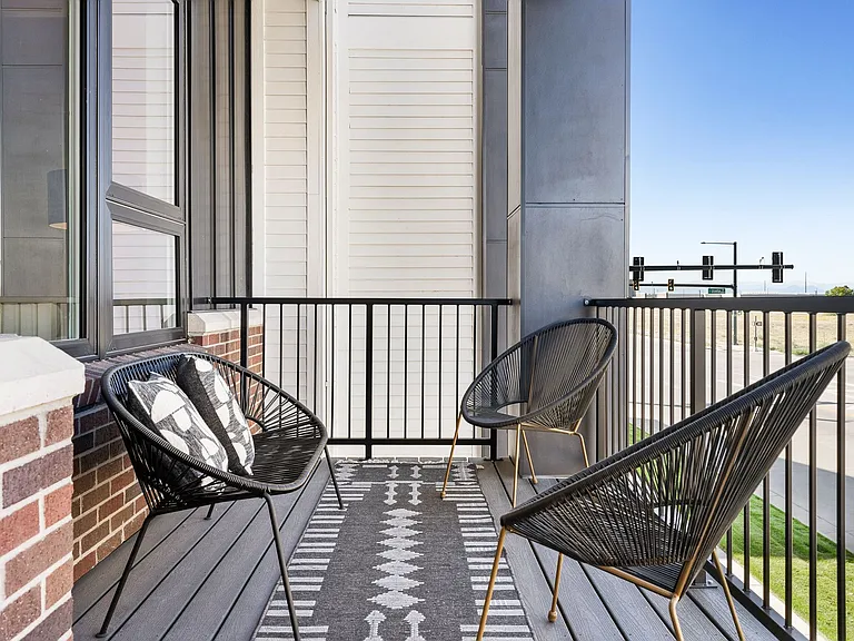 A Line Townhomes Central Park — Photo 10