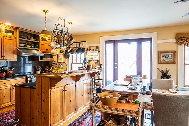 5th image of 40 Crosier Road