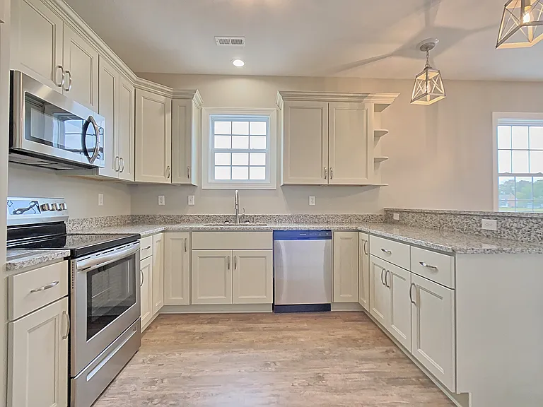 602 Princess Anne Cir — Photo 5