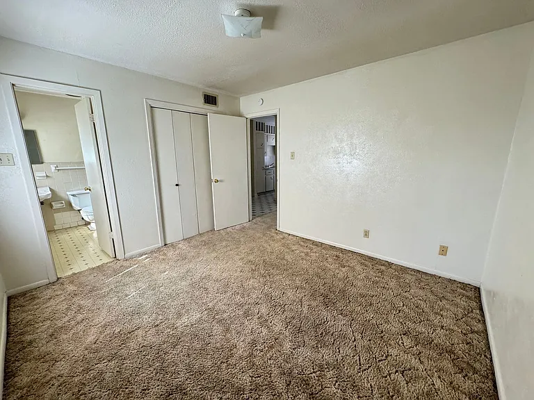224 Hold Street — Photo 9