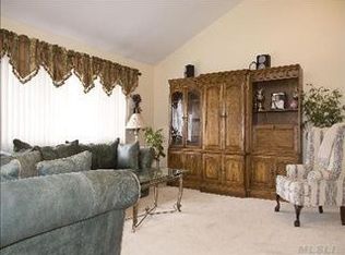 2620 Columbus Ave, Bellmore, NY 11710