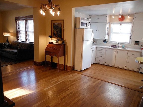 3rd image of 3140 Grand Ave S