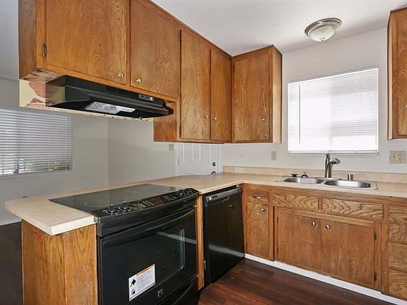 5th image of 7224 Lawnwood Dr