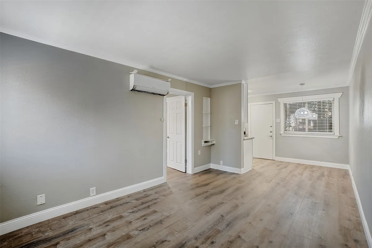 Building Photo - 3310 Douglas Ave #C