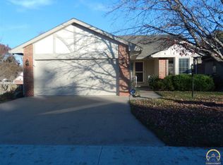 2400 SW Kings Ct, Topeka, KS 66614