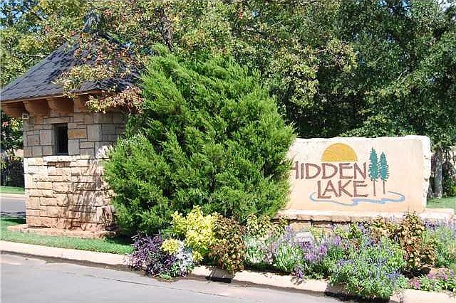 1st image of 1715 Hidden Lake Dr #14
