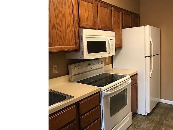 4th image of 152 S Orchard Ave