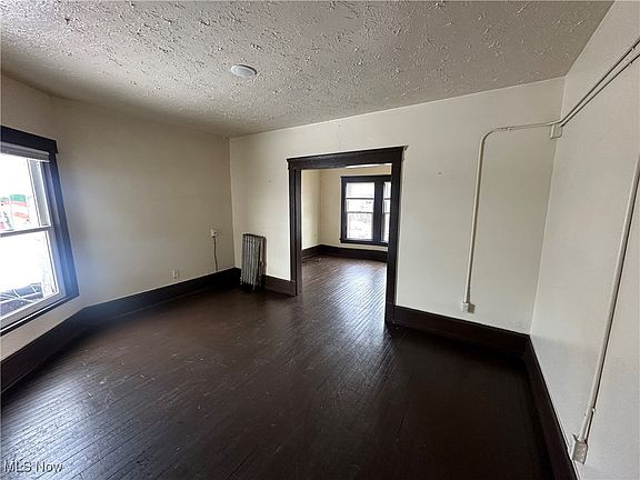3rd image of 3074 W 25th St #11