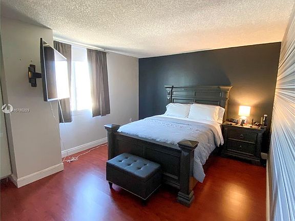 4th image of 850 N Miami Ave #1807